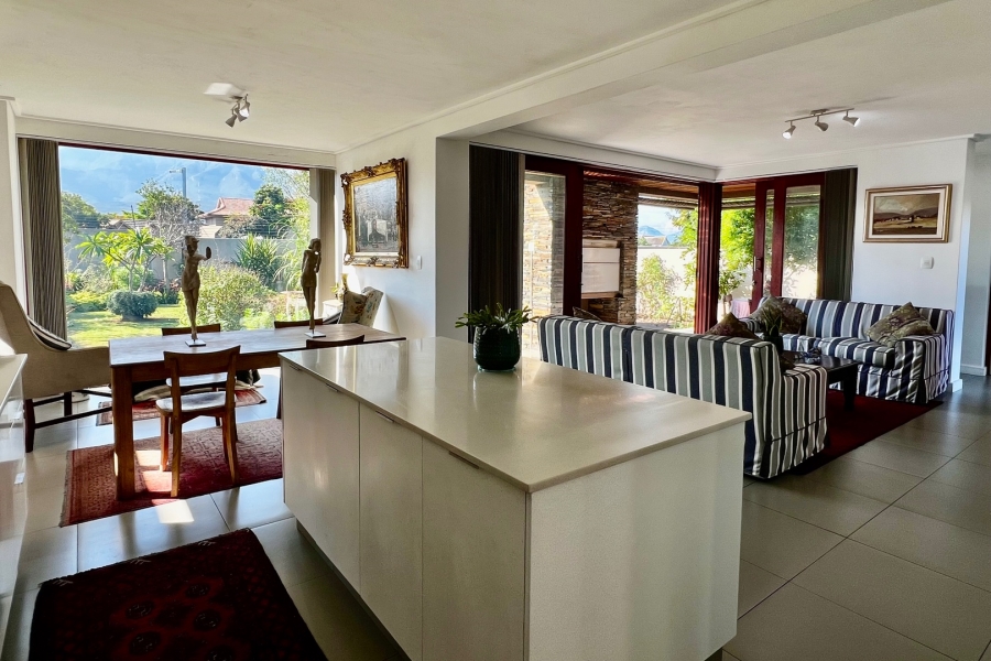 3 Bedroom Property for Sale in Earls Court Lifestyle Estate Western Cape